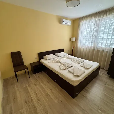Apartmán Sunny In Near The Sea, With Pool Sozopol